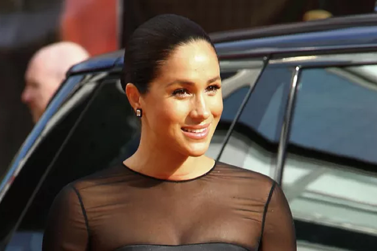 «Сассекская Сальмонелла»: Меган Маркл раскритиковали за украшения, которые она забыла снять перед готовкой