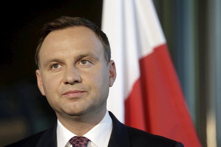 В Польше глав МИД и Минобороны отправили в отставку