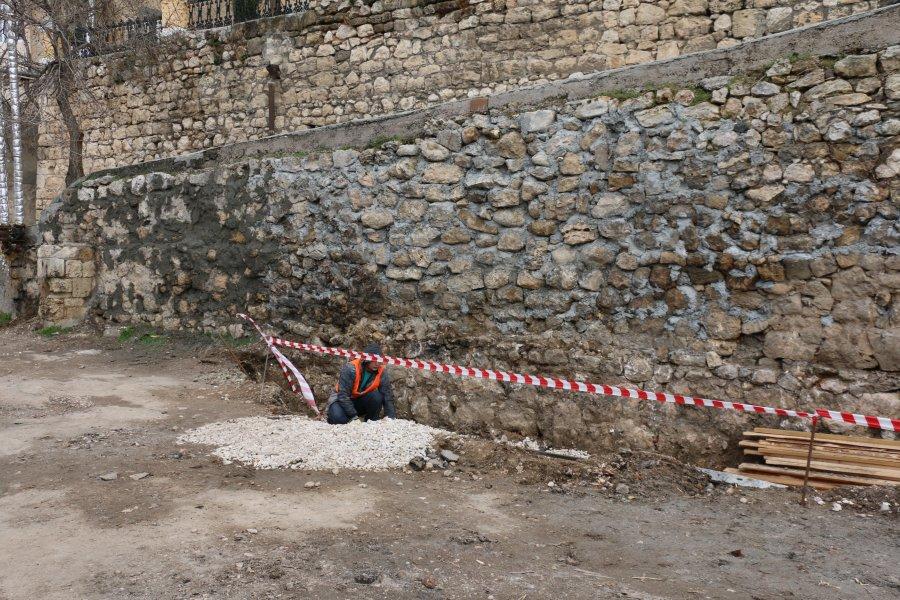 В Балаклаве отремонтировали аварийный участок подпорной стены