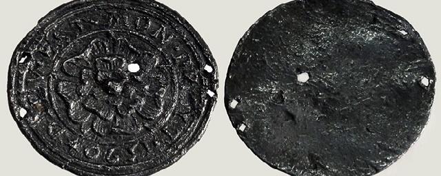 В московском парке «Зарядье» нашли английский медальон XVI века