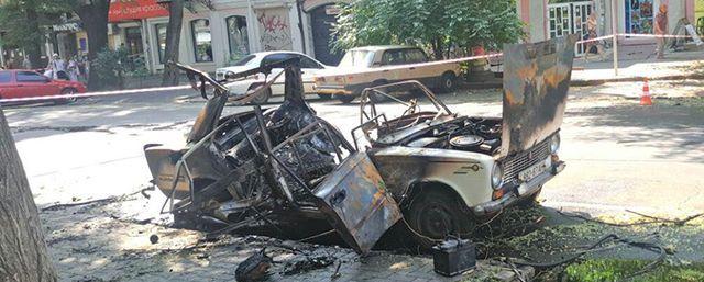 В Одессе взорвался припаркованный возле дома автомобиль