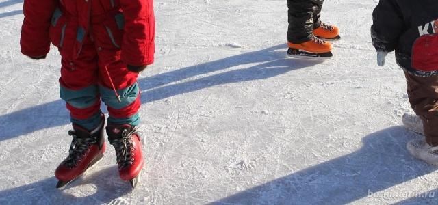 В Мелеузе на катке на шестилетнюю девочку рухнула снежная глыба