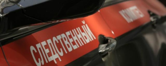 В Москве погиб мужчина, прыгнув в люк машины с кипящим битумом
