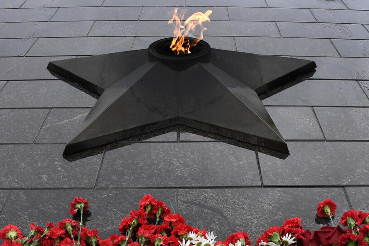 В Махачкале оштрафовали сваривших кофе на Вечном огне девушек