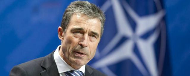 Экс-генсек НАТО призвал не ослаблять давление на Россию