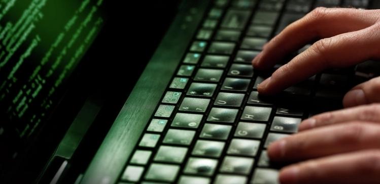 ФСБ предупредила россиян о СМС-сообщениях от иностранных хакеров