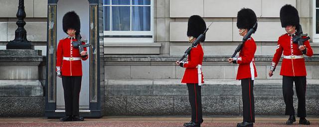 Развод караулов у Букингемского дворца отменен из-за угрозы теракта
