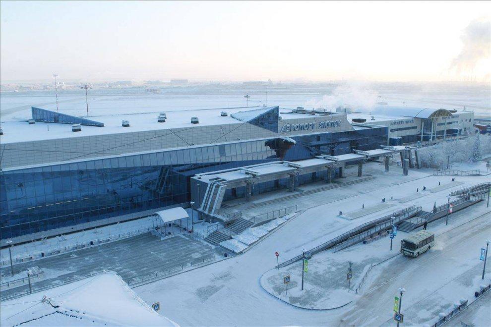 В Якутске из-за непогоды отменили и задержали авиарейсы