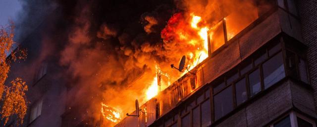 В Новосибирске из горящего дома эвакуировали 20 жильцов