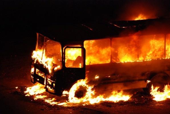 Под Москвой полностью сгорел рейсовый автобус