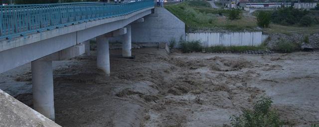 В КБР завершили ремонт основания моста через Чегем