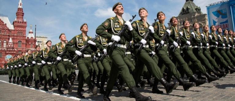 Опрос: 64% россиян хотят видеть своих родных в Вооруженных Силах РФ