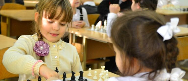 Кубанские школы получат инвентарь для занятий шахматами