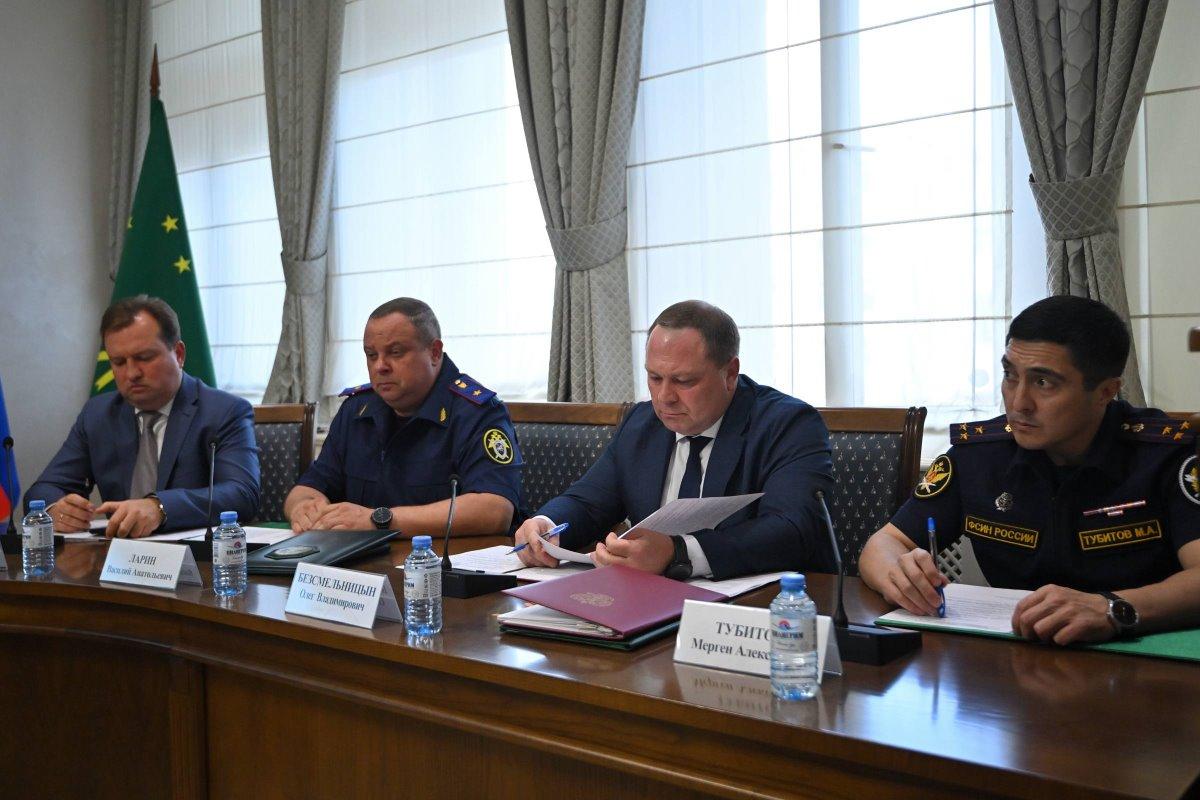Глава Адыгеи Мурат Кумпилов провел совещание по вопросам обеспечения общественной безопасности