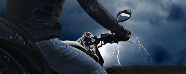 В Севастополе молния ударила мотоциклиста во время выполнения трюка
