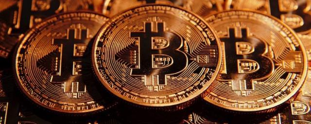 Курс Bitcoin впервые превысил $4000