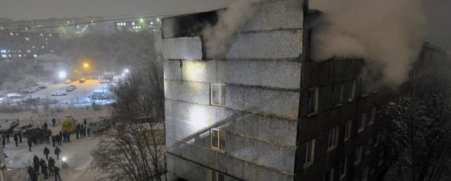 В Мурманске потушили возникший после взрыва пожар в жилом доме