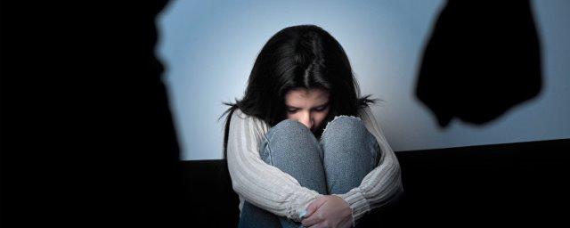 В Ярцеве 12-летняя девочка пожаловалась на побои матери