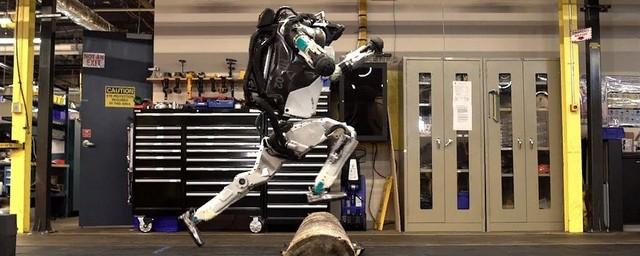 Boston Dynamics научила человекоподобного робота новым трюкам