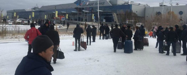 В якутском аэропорту провели эвакуацию из-за дымовой шашки