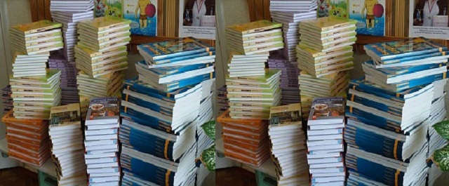 На Новгородчине учебники в школу привозят под присмотром приставов