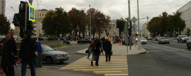 Москвича ограбили двое мужчин с топором на Гоголевском бульваре