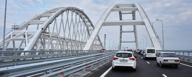 В июне по Крымскому мосту проехали почти 500 тысяч автомобилей