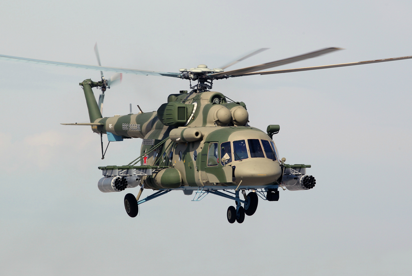 В горах Киргизии потерпел крушение военный вертолет Ми-8