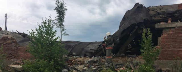 В Томской области под завалами заброшенного здания погиб подросток