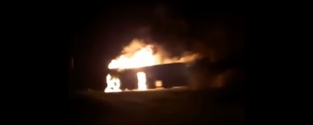 На трассе в Алтайском крае сгорел рейсовый автобус