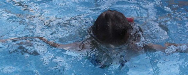 В КБР в бассейне утонул годовалый ребенок