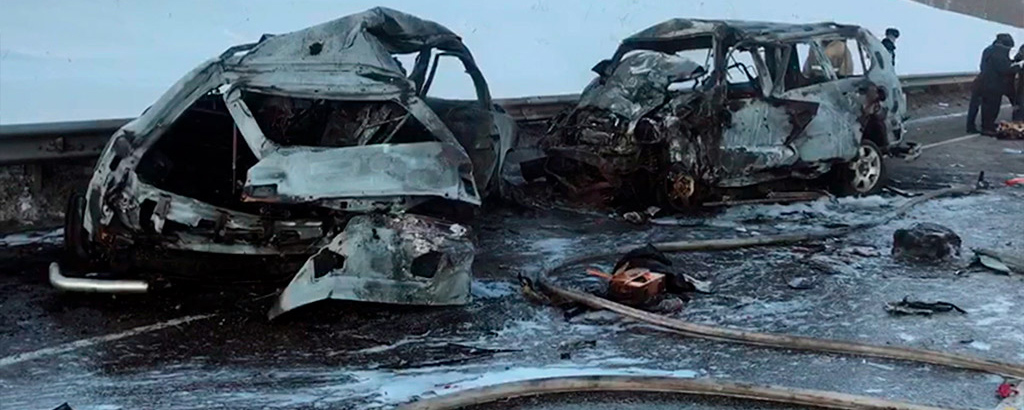 8 человек погибли при столкновении трех машин в Воронежской области