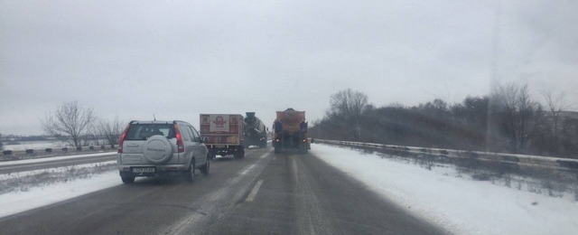 Трассу между Оренбуржьем и Казахстаном открыли после снегопада