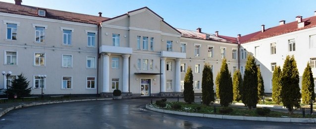 Во Владикавказе тяжело больная пациентка выпрыгнула из окна реанимации