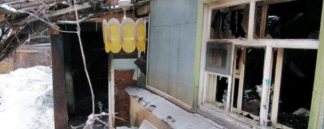 Под Саратовом при пожаре в жилом погибли двое людей