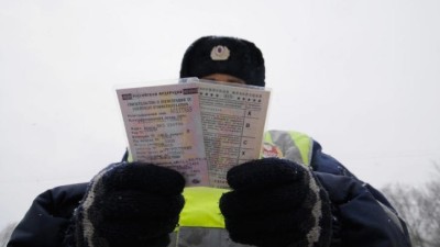 С 1 апреля в России будут выдавать водительские права нового образца