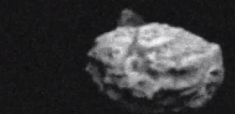 На летящем к Земле астероиде 1999RQ36 обнаружена черная пирамида