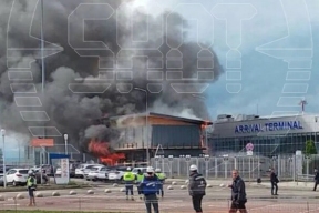 В Минеральных водах начался крупный пожар на территории аэропорта