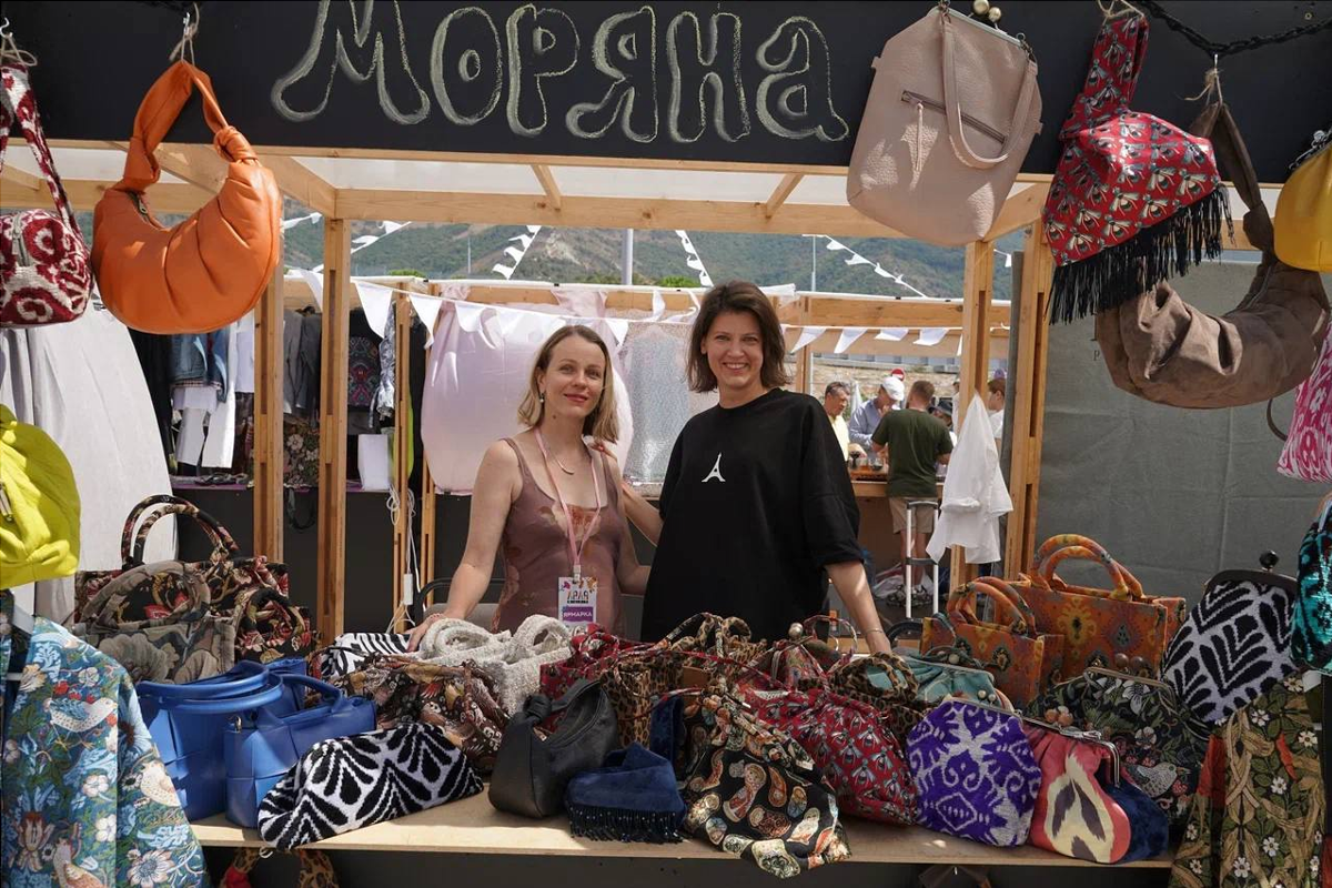 Креативные предприниматели Краснодарского края, Ростова-на-Дону и Самары показали свое творчество на «ЛаЛаФесте» в Геленджике