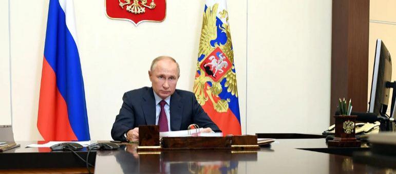 Путин подписал закон о приравнивании перехода на сторону противника к госизмене