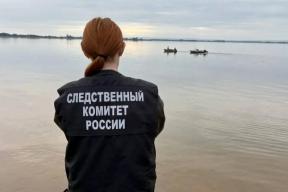 Катер с рыбаками врезался в берег в Саратовской области, двое погибших