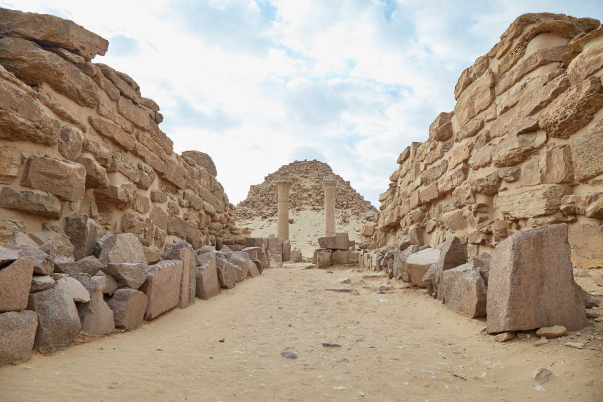 SciTechDaily: кладовые в пирамиде Сахура в Египте могли стать примером для всех остальных усыпальниц