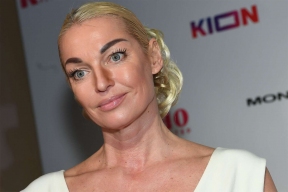 Анастасия Волочкова улетела на Мальдивы с новым молодым человеком