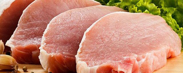 Диетологи рассказали о полезных веществах свинины