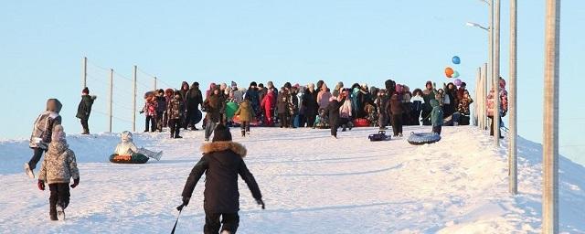 В поселке Электроизолятор открылась горка для занятий зимними видами спорта