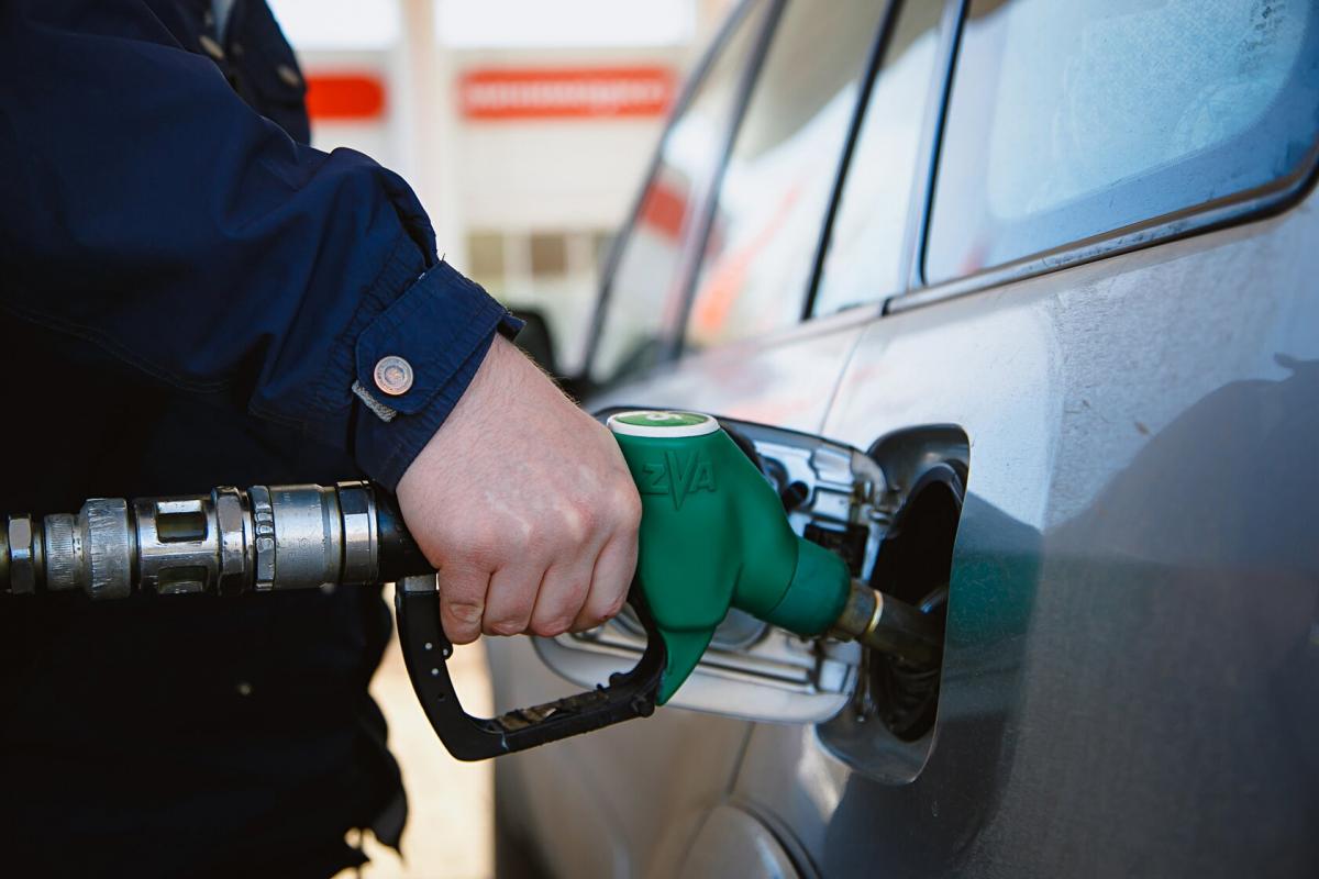 Байден поручил «оказать давление» для снижения цен на бензин