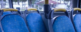 Во Владивостоке неизвестный оставляет иглы в сидениях автобусов