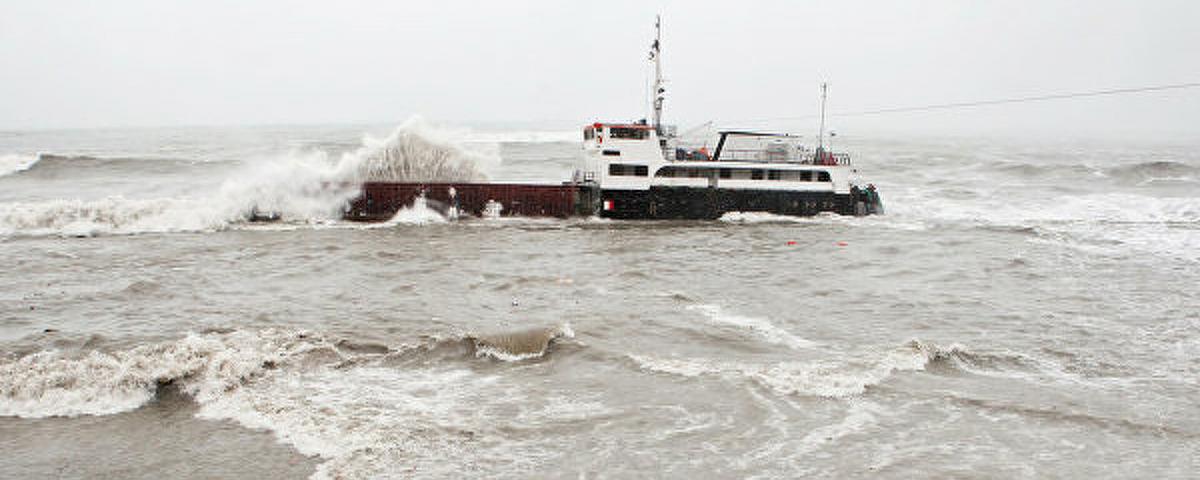 В Японском море во время шторма затонуло судно, следовавшее из Находки