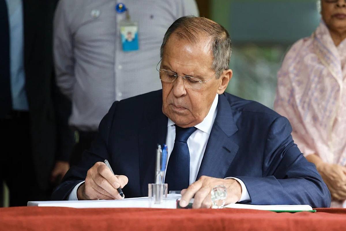 Лавров назвал условия прекращения огня и высмеял Зеленского за «зелёные майки»