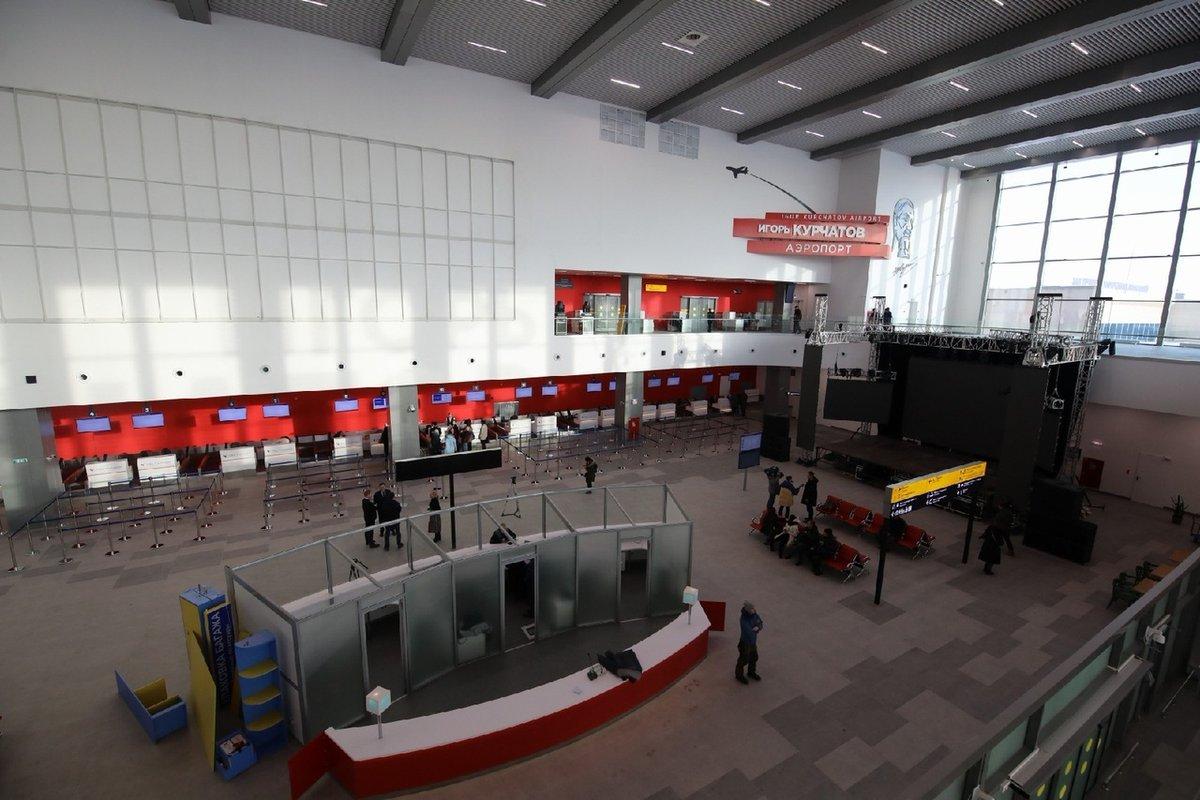 В аэропорту Челябинска задержали пассажирку с незадекларированными 500 тысячами рублей